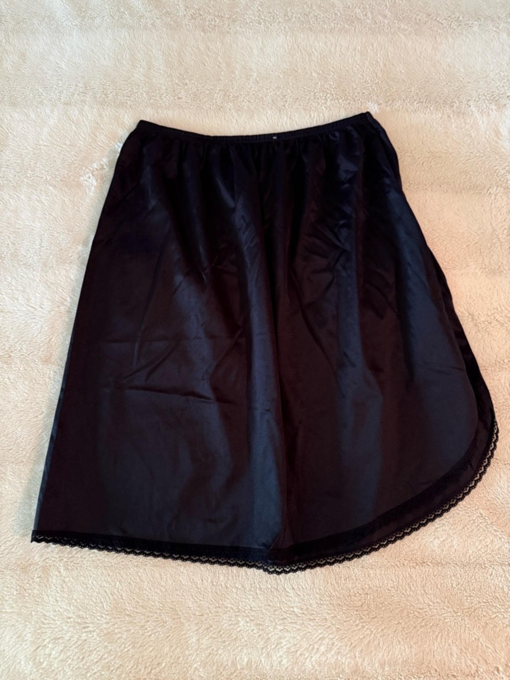 Vanity Fair- Black Nylon Half Slip with Lace Hem - Size: Small